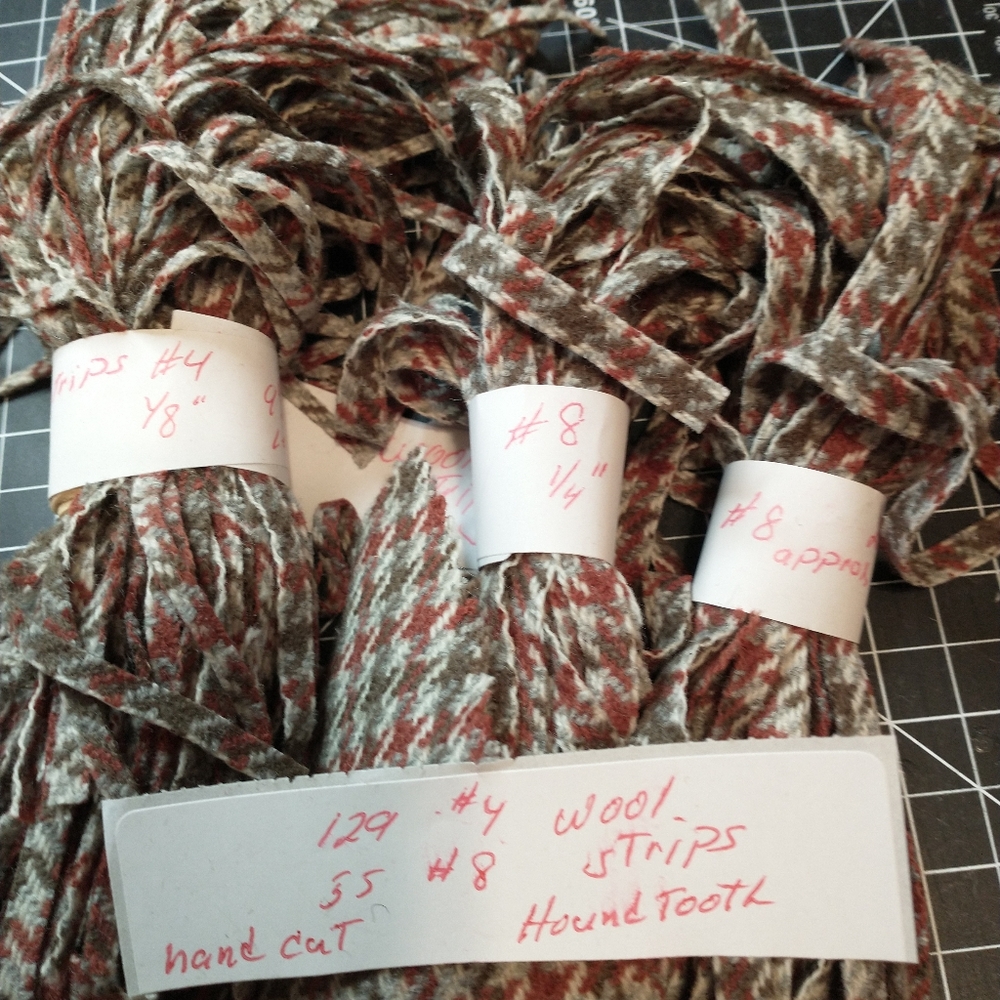 Wool strips #8#4 approx. Houndstooth.‎ Firm
